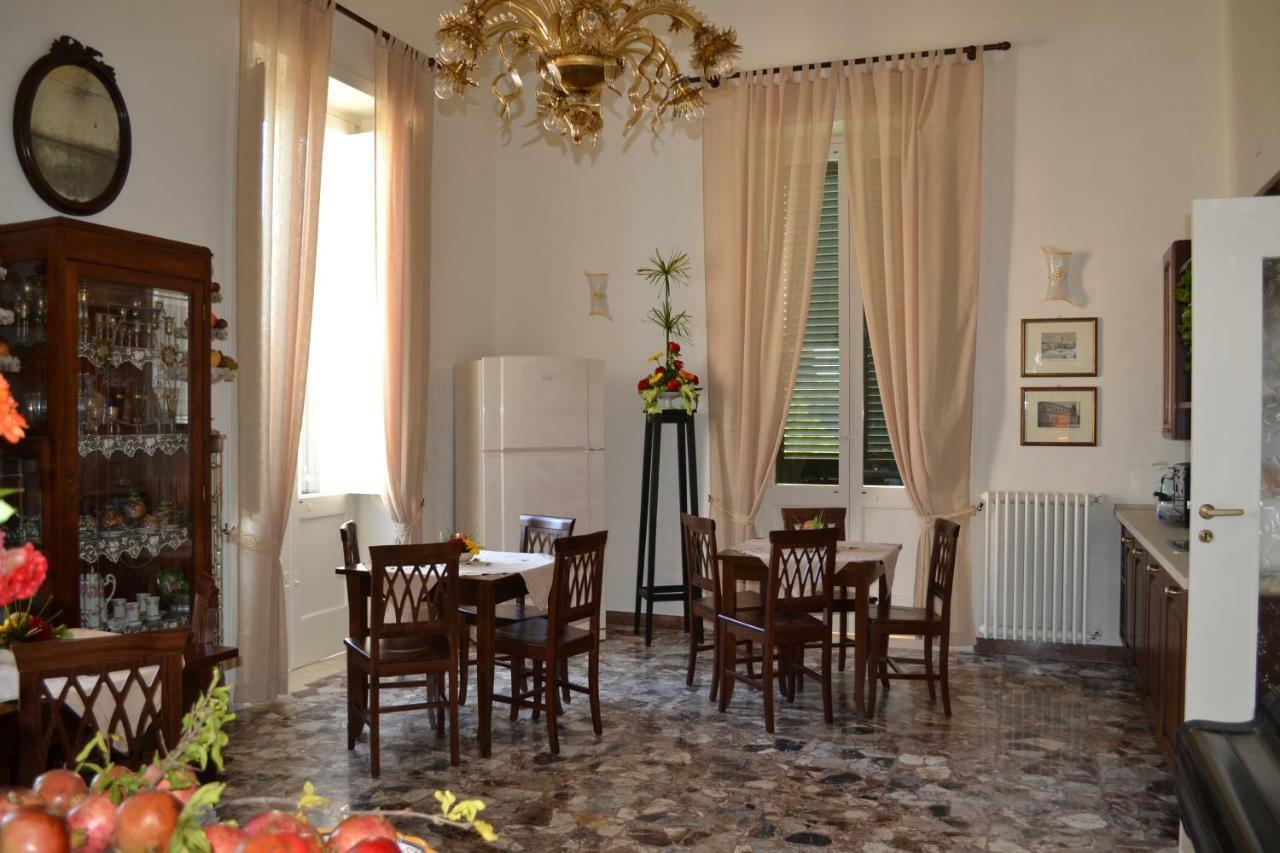 Le Signorine B&B Лече Екстериор снимка