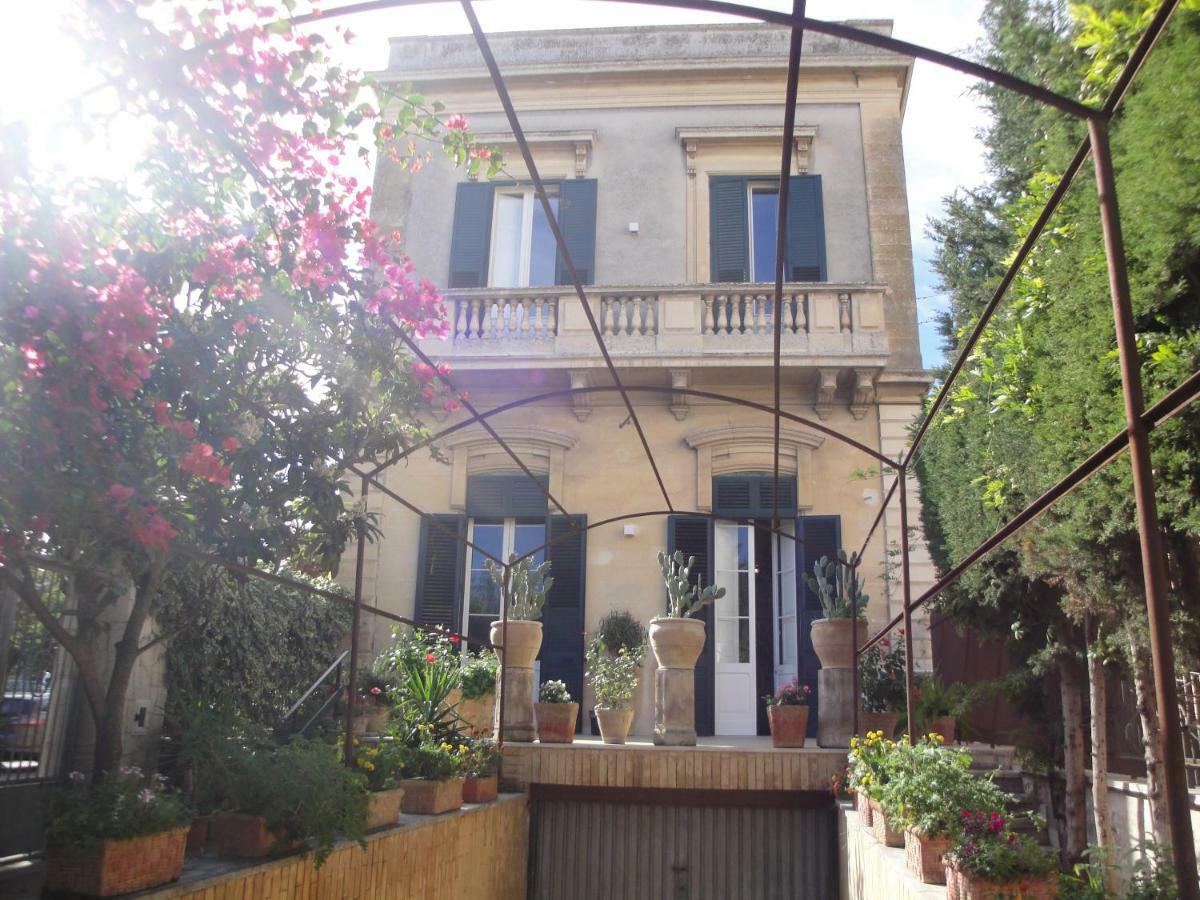 Le Signorine B&B Лече Екстериор снимка